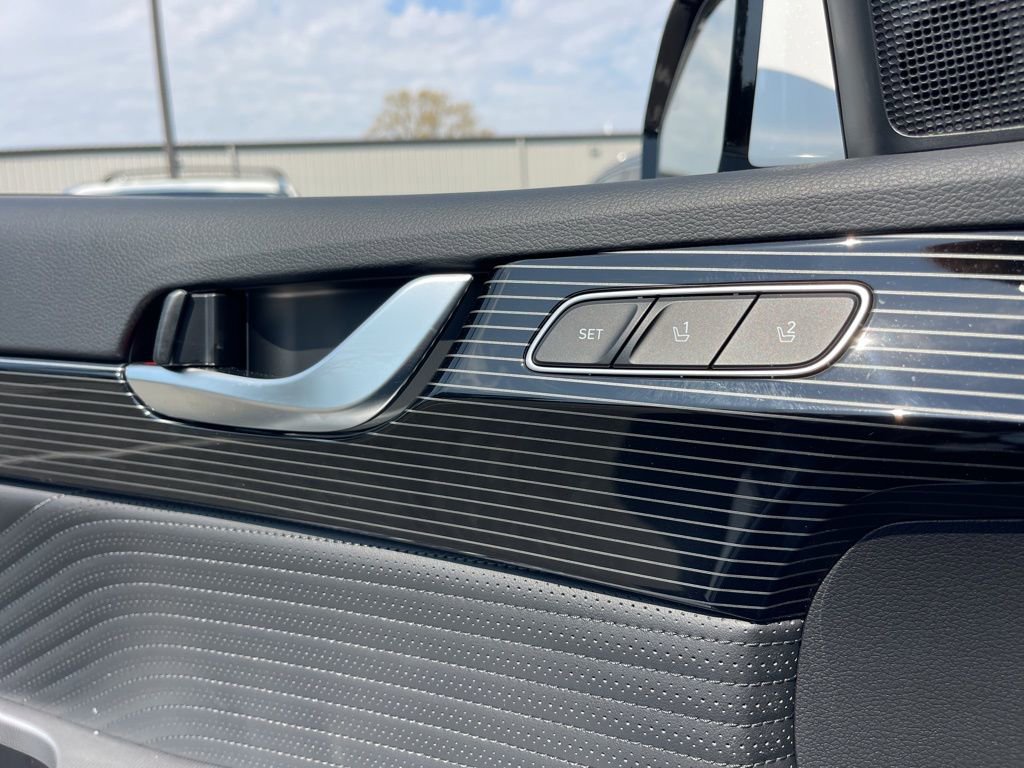 Used 2024 Hyundai Palisade Calligraphy image 19