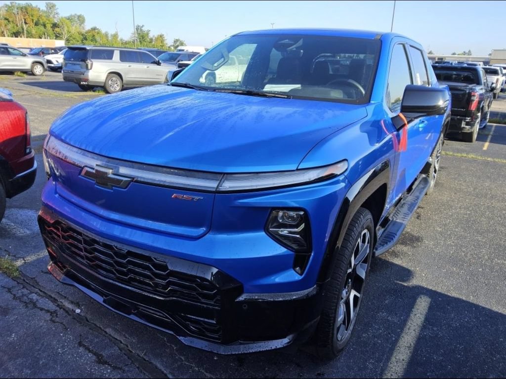 Used 2025 Chevrolet Silverado EV RST AWD/4WD image 1