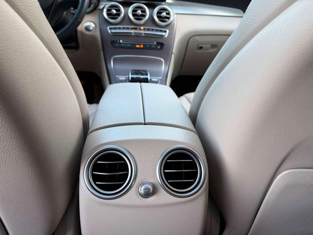 Used 2019 Mercedes-Benz GLC 350e 4MATIC image 35