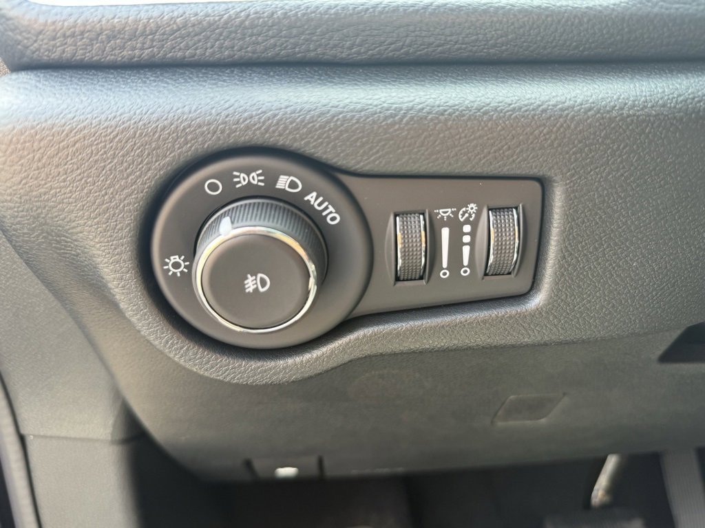 New 2026 Chrysler Pacifica Select image 18