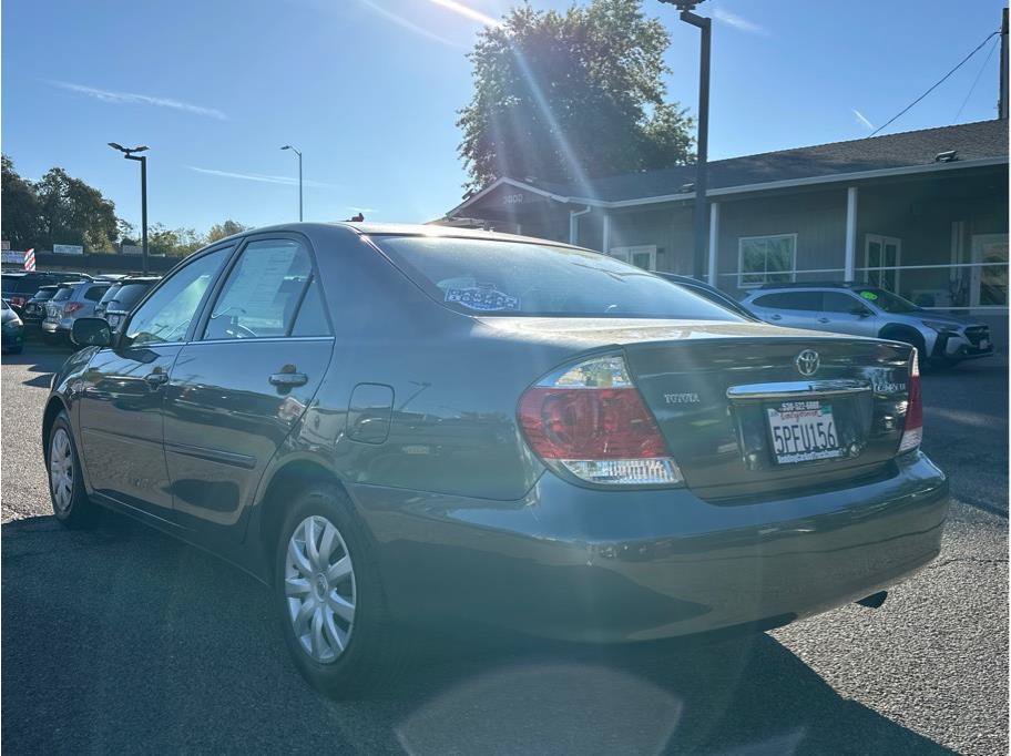 Used 2005 Toyota Camry LE FWD image 5