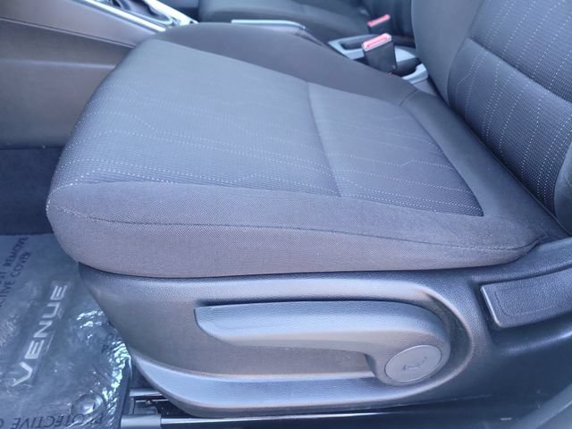 Used 2021 Hyundai Venue SE FWD image 18