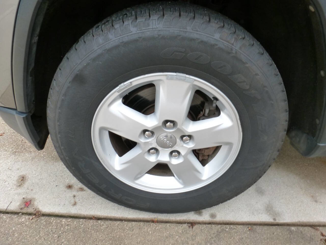 Used 2013 Jeep Grand Cherokee Laredo image 16