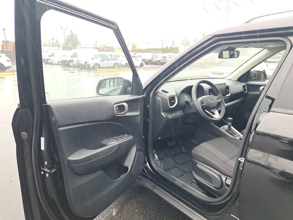 Used 2026 Hyundai Venue SEL FWD image 10