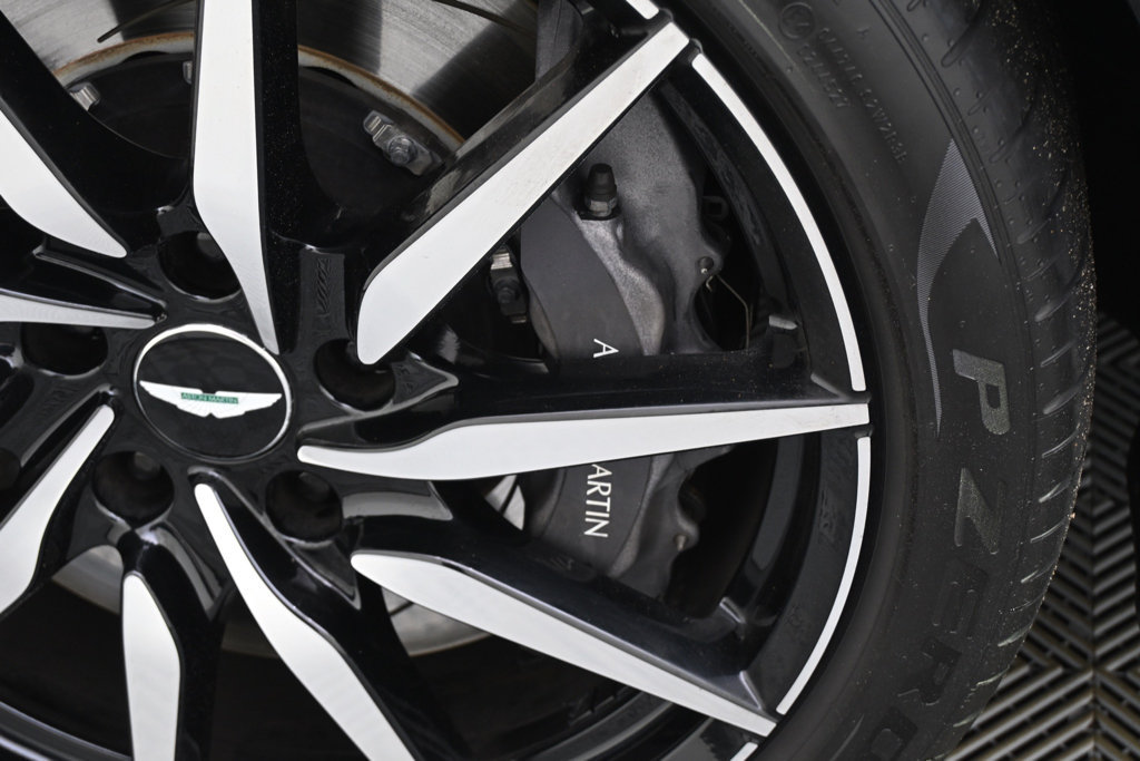 Used 2020 Aston Martin V8 Vantage Coupe RWD image 22