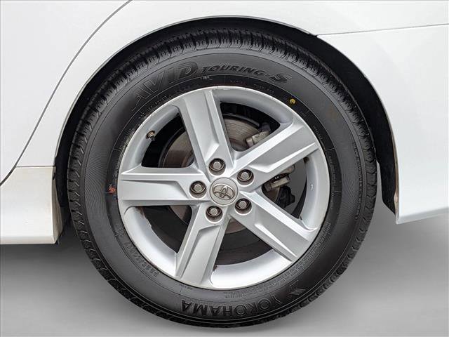 Used 2014 Toyota Camry SE FWD image 23