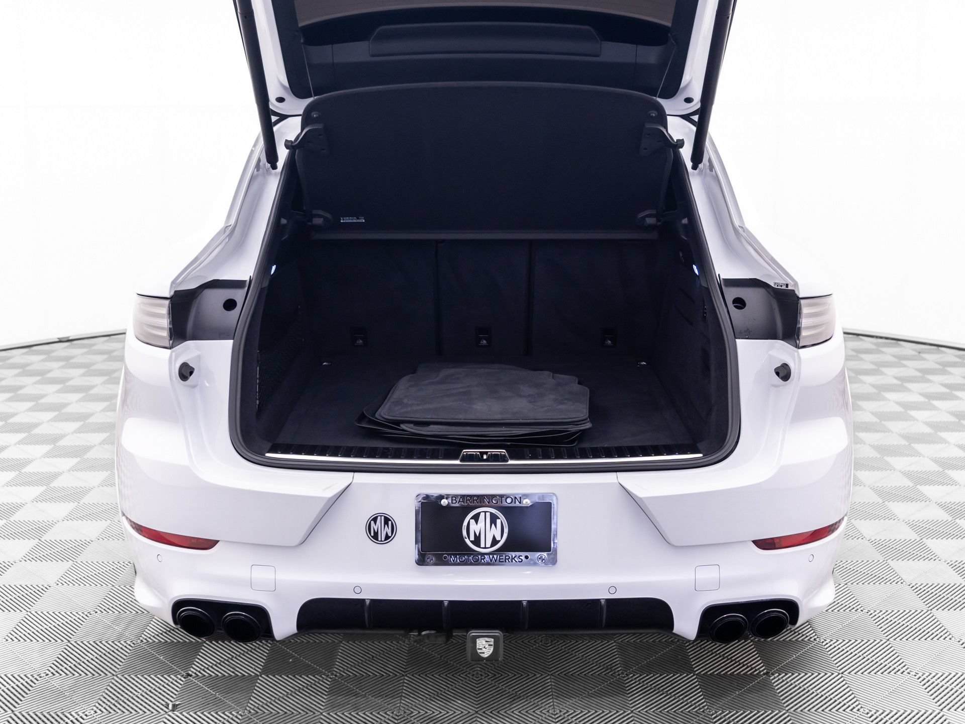 Certified 2021 Porsche Cayenne GTS w/ Premium Package Plus AWD/4WD image 35