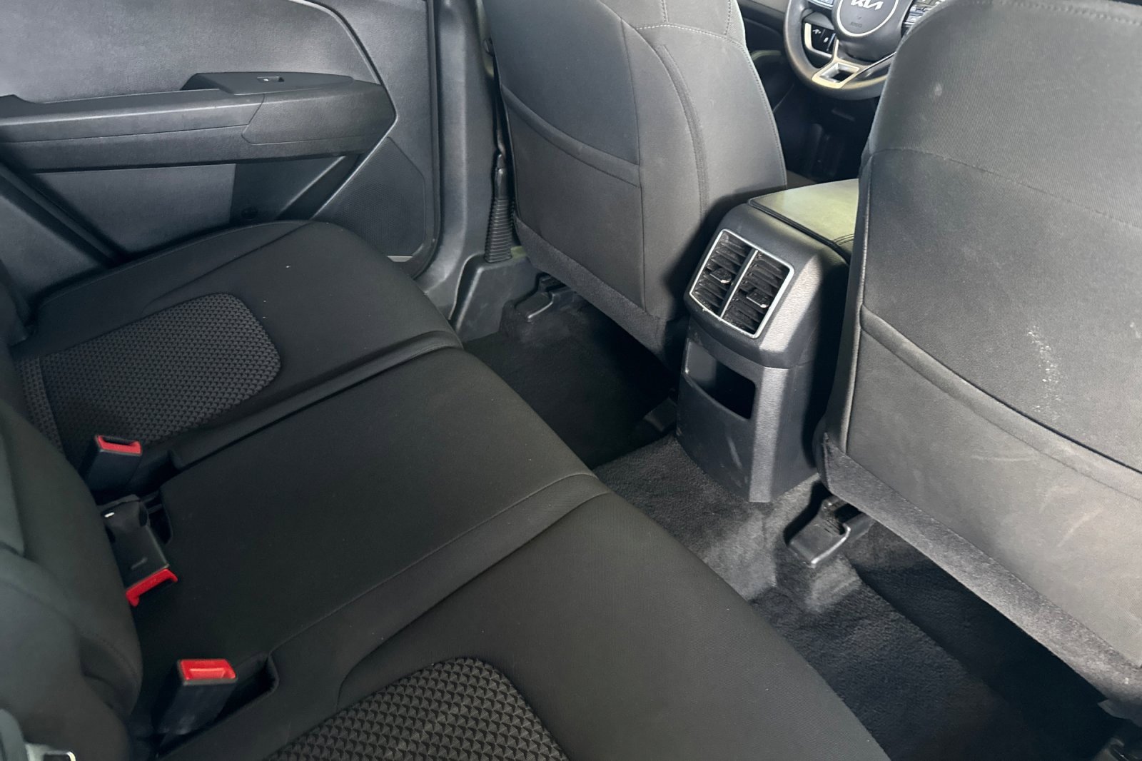 Used 2024 Kia Sportage LX image 19