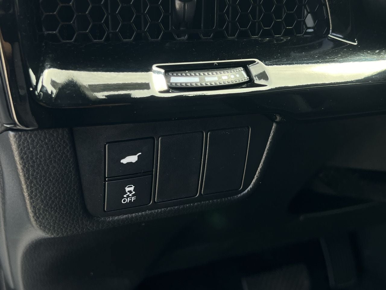Used 2025 Honda CR-V Sport Touring image 14