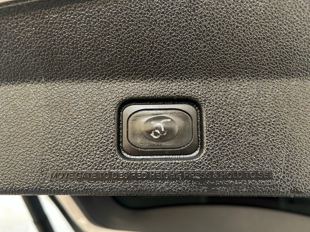 Used 2017 Ford Explorer XLT w/ Equipment Group 202A image 13