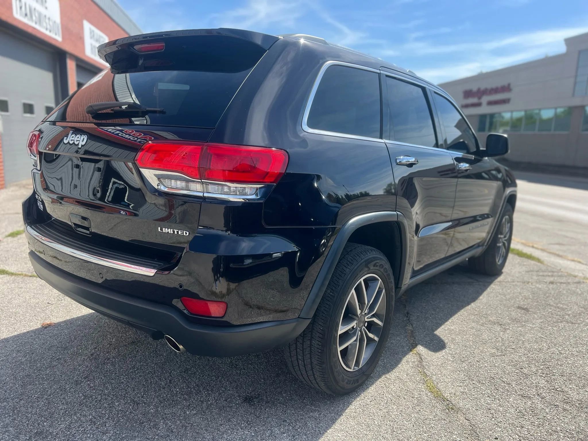 Used 2019 Jeep Grand Cherokee Limited w/ Luxury Group II image 6
