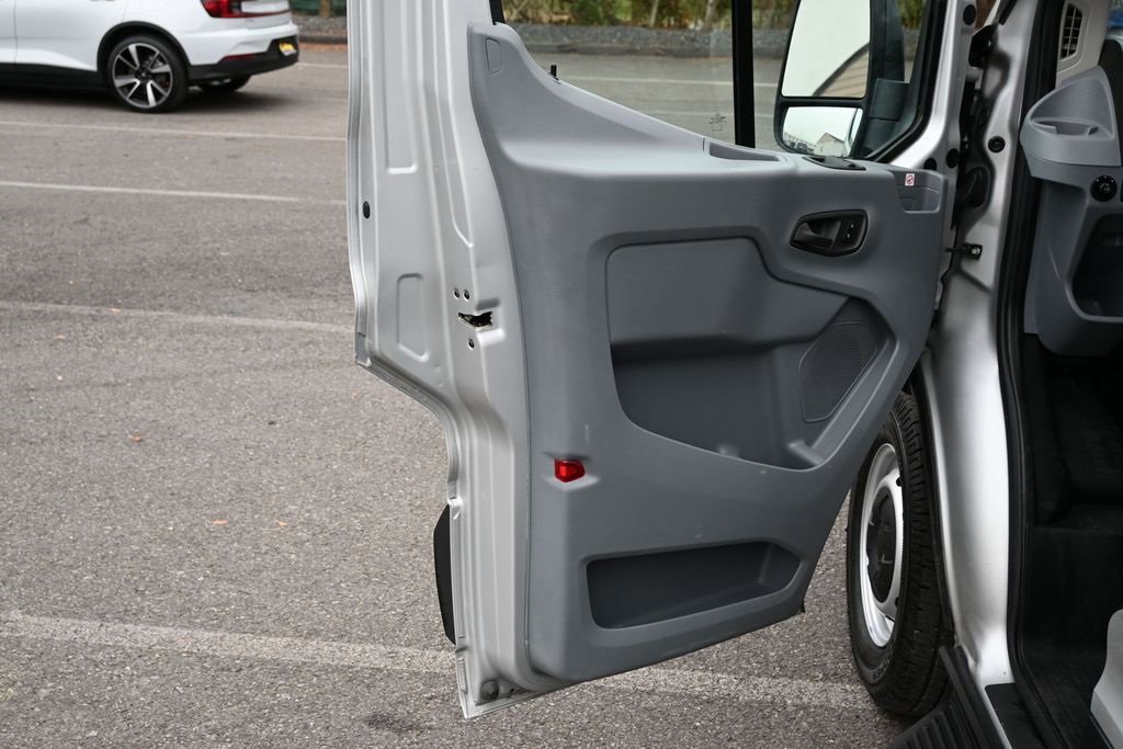 Used 2019 Ford Transit 350 XL image 34