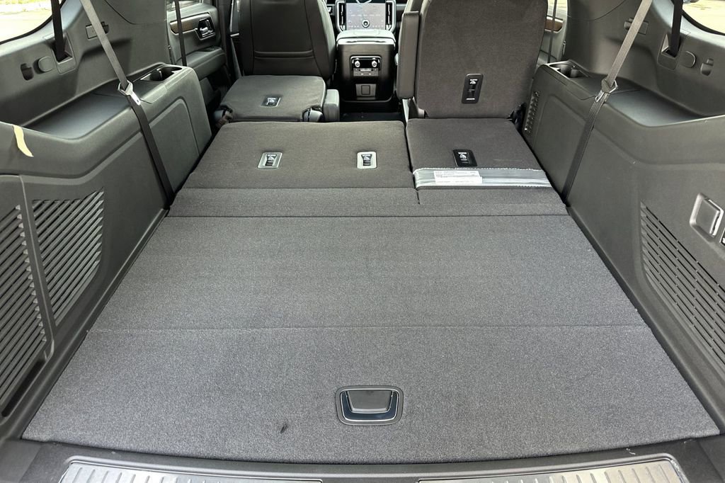 New 2026 GMC Yukon XL Denali w/ Advanced Technology Package AWD/4WD image 17