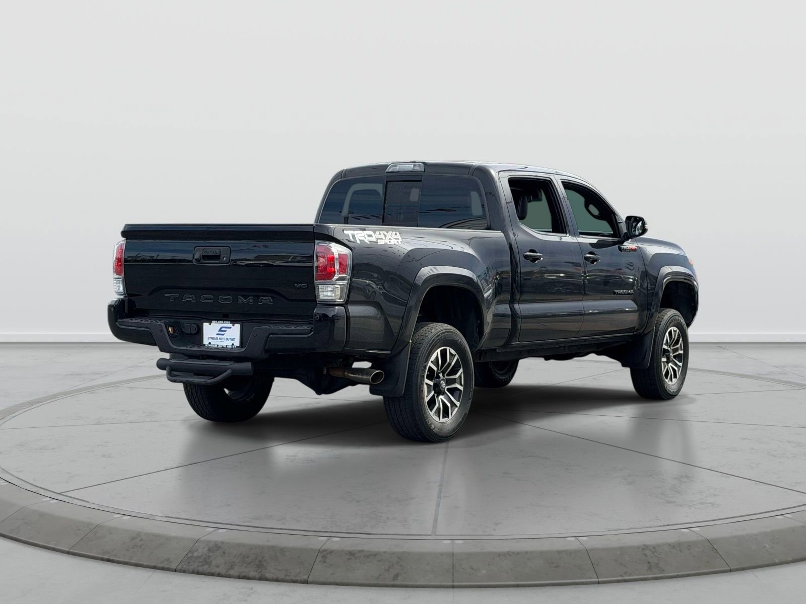Used 2020 Toyota Tacoma TRD Sport w/ TRD Premium Sport Package AWD/4WD image 6