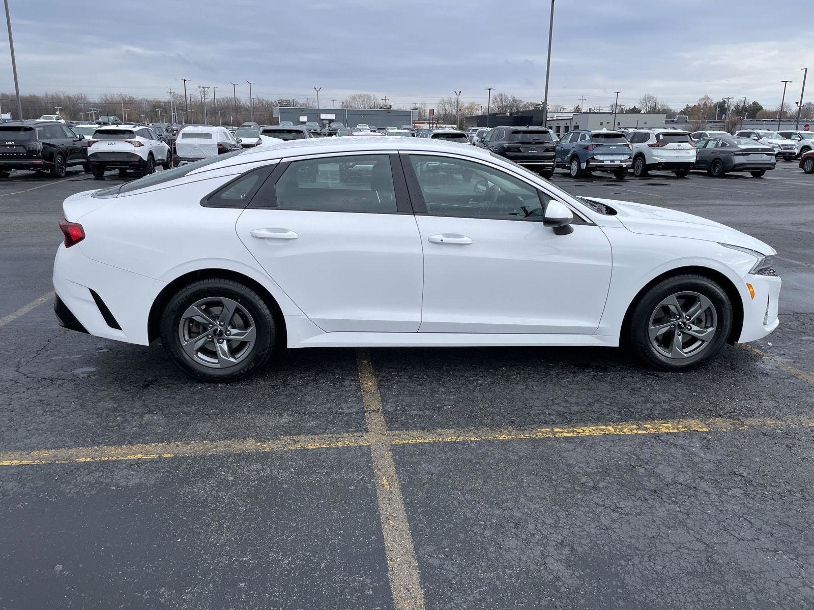 Used 2022 Kia K5 LXS image 8