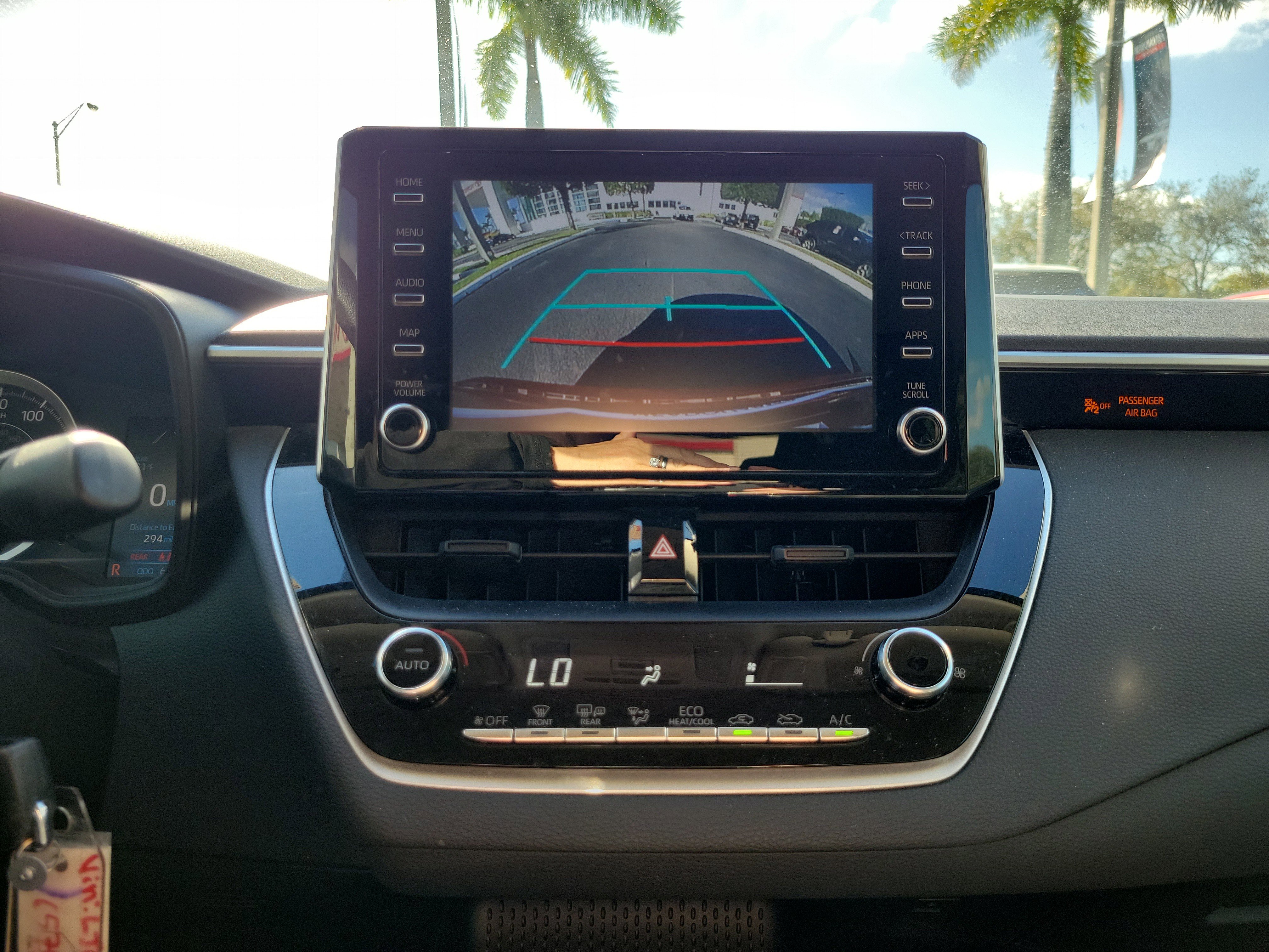 Used 2020 Toyota Corolla LE image 27