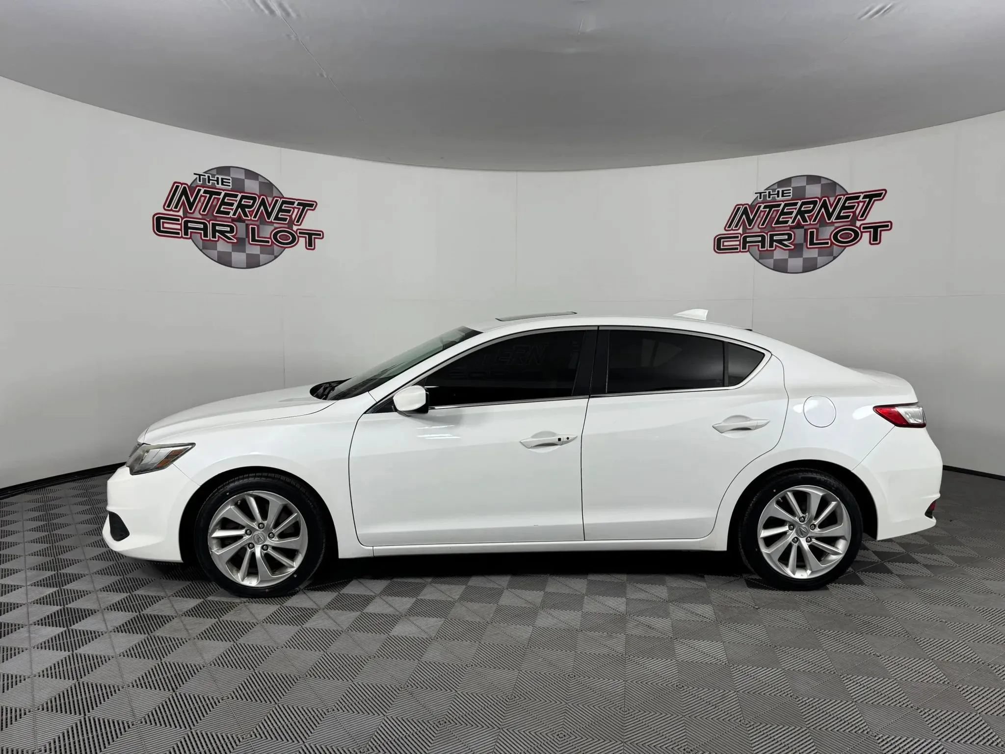 Used 2017 Acura ILX FWD image 4