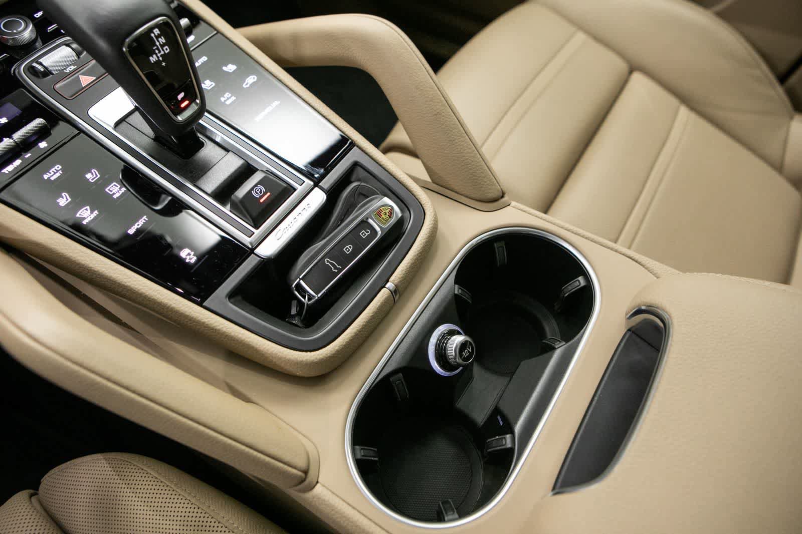 Certified 2023 Porsche Cayenne AWD/4WD image 29