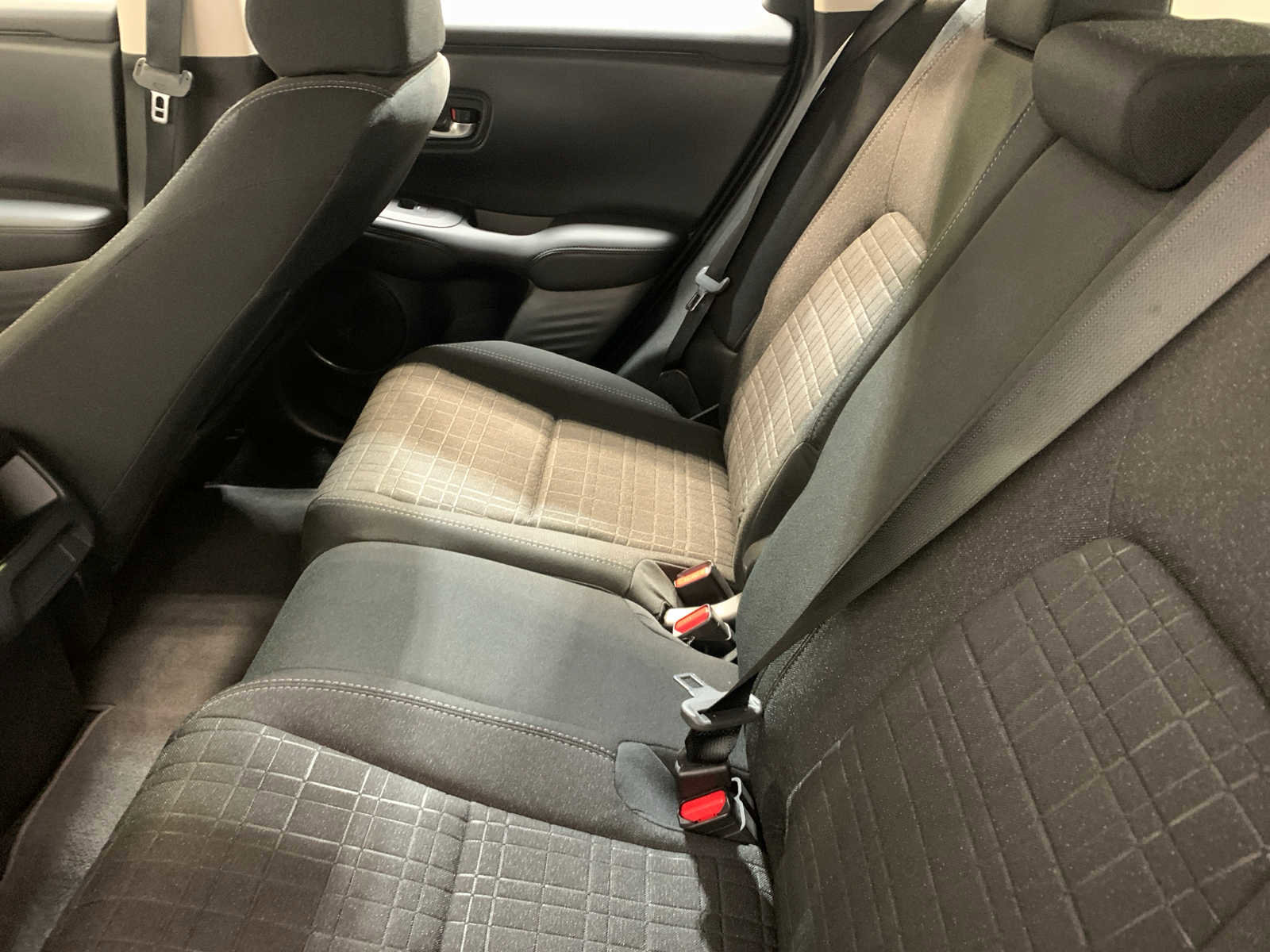 Used 2025 Honda HR-V LX image 9