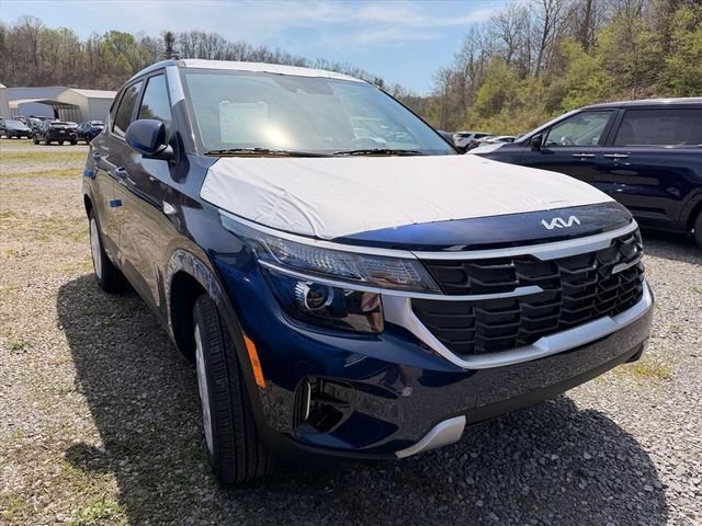 New 2026 Kia Seltos LX FWD image 8
