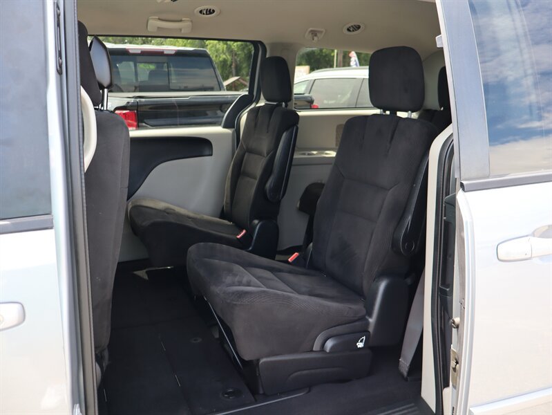 Used 2015 Dodge Grand Caravan SXT FWD image 20