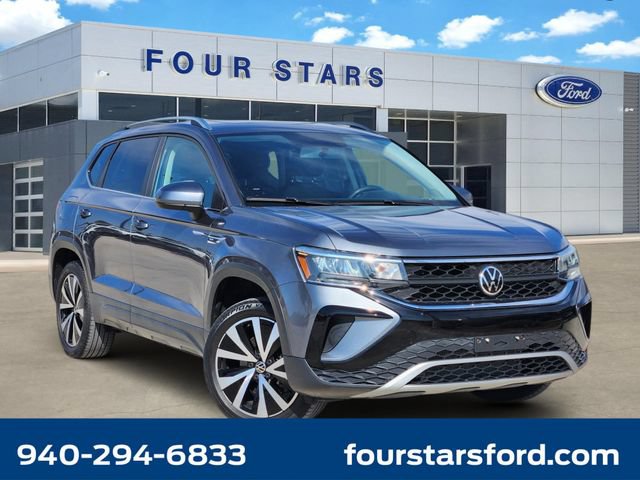 Used 2022 Volkswagen Taos SE w/ Panoramic Sunroof Package