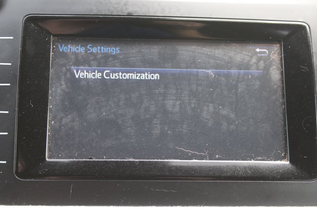 Used 2019 Toyota Highlander LE FWD image 40