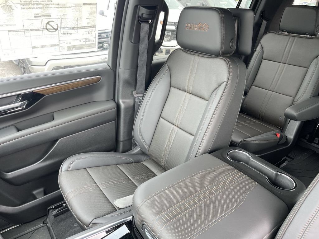 New 2026 Chevrolet Suburban High Country AWD/4WD image 26