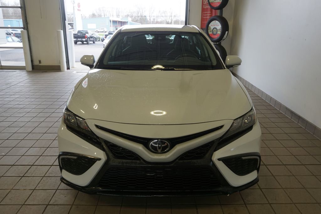 Used 2023 Toyota Camry SE w/ Cold Weather Package image 7