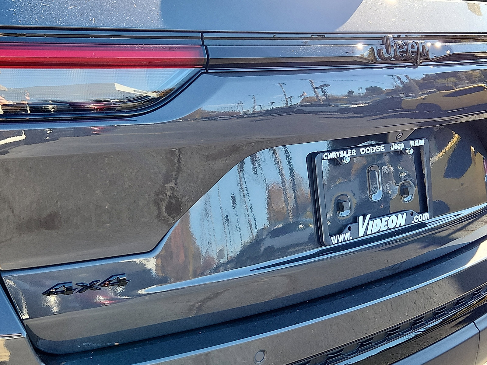 Certified 2025 Jeep Grand Cherokee Altitude image 34