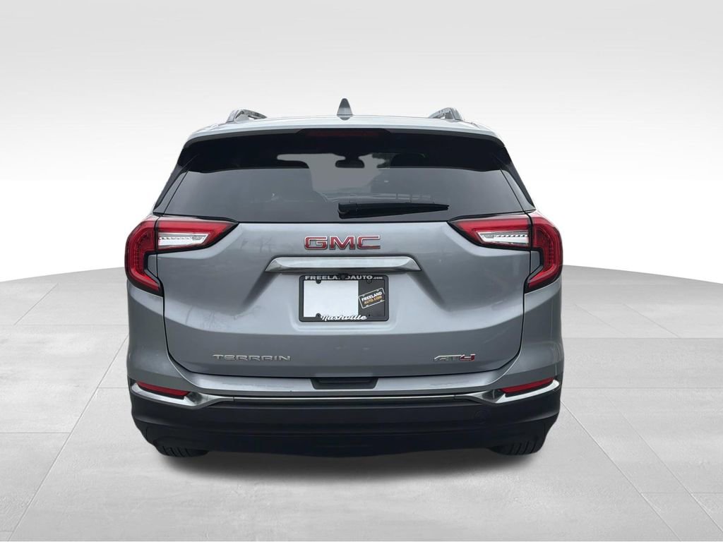 Used 2023 GMC Terrain AT4 image 4