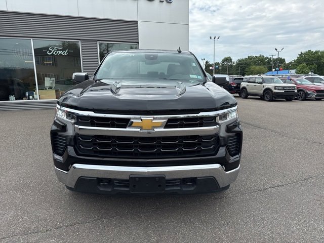 Used 2025 Chevrolet Silverado 1500 LT image 2