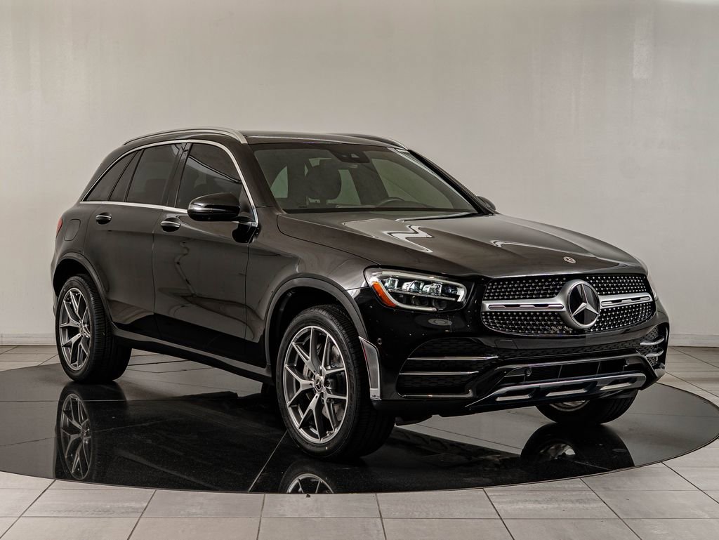 Used 2022 Mercedes-Benz GLC 300 4MATIC image 3