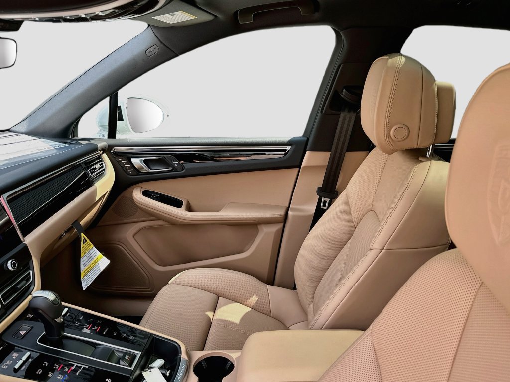 New 2026 Porsche Macan AWD/4WD image 26