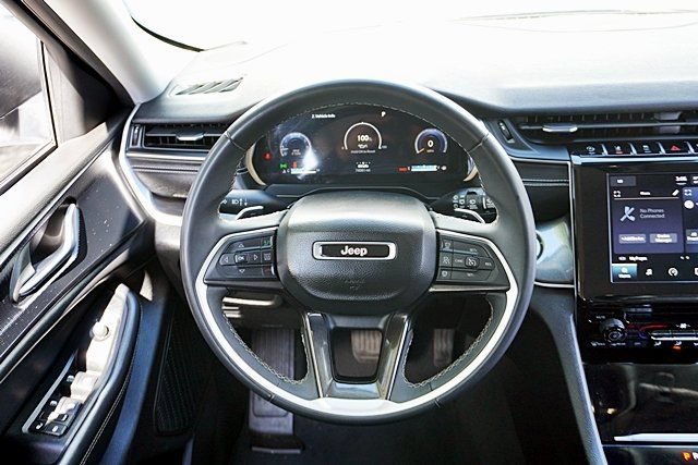 Certified 2023 Jeep Grand Cherokee Laredo RWD image 20