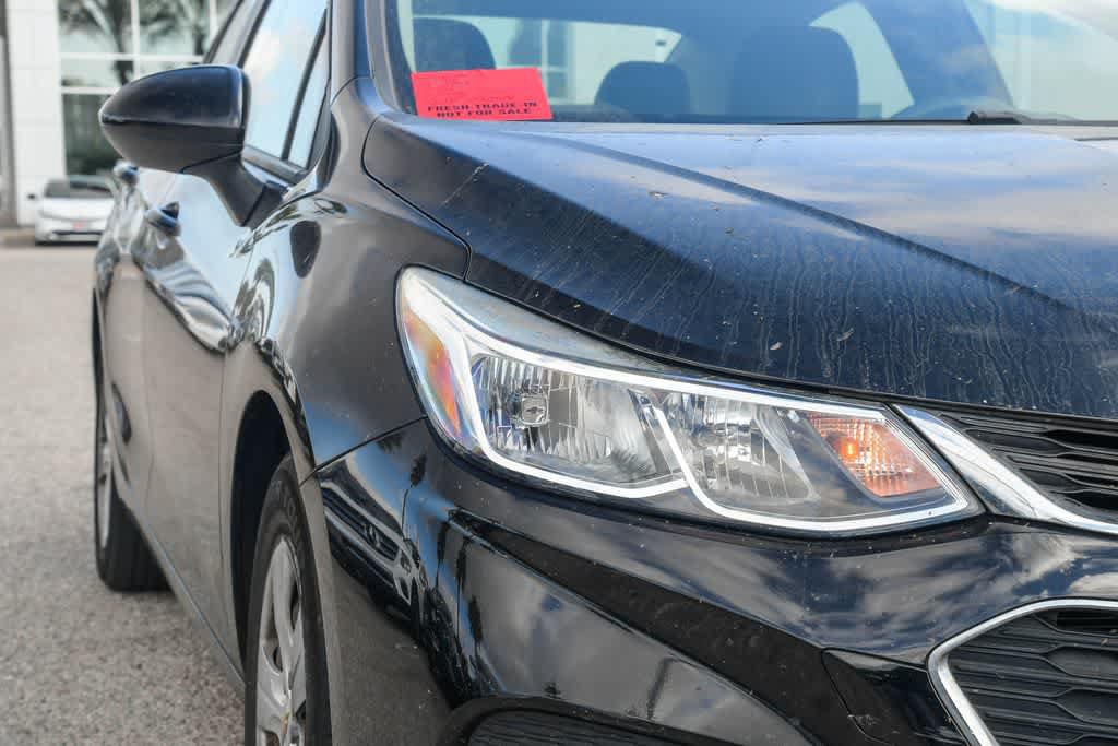 Used 2018 Chevrolet Cruze LS FWD image 4
