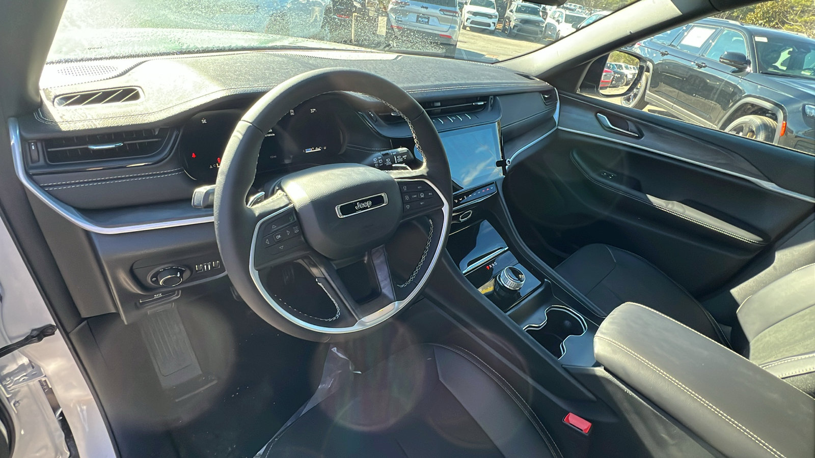 New 2026 Jeep Grand Cherokee Altitude image 21
