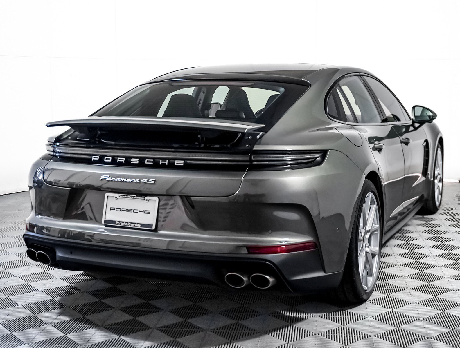 Certified 2025 Porsche Panamera 4S image 10