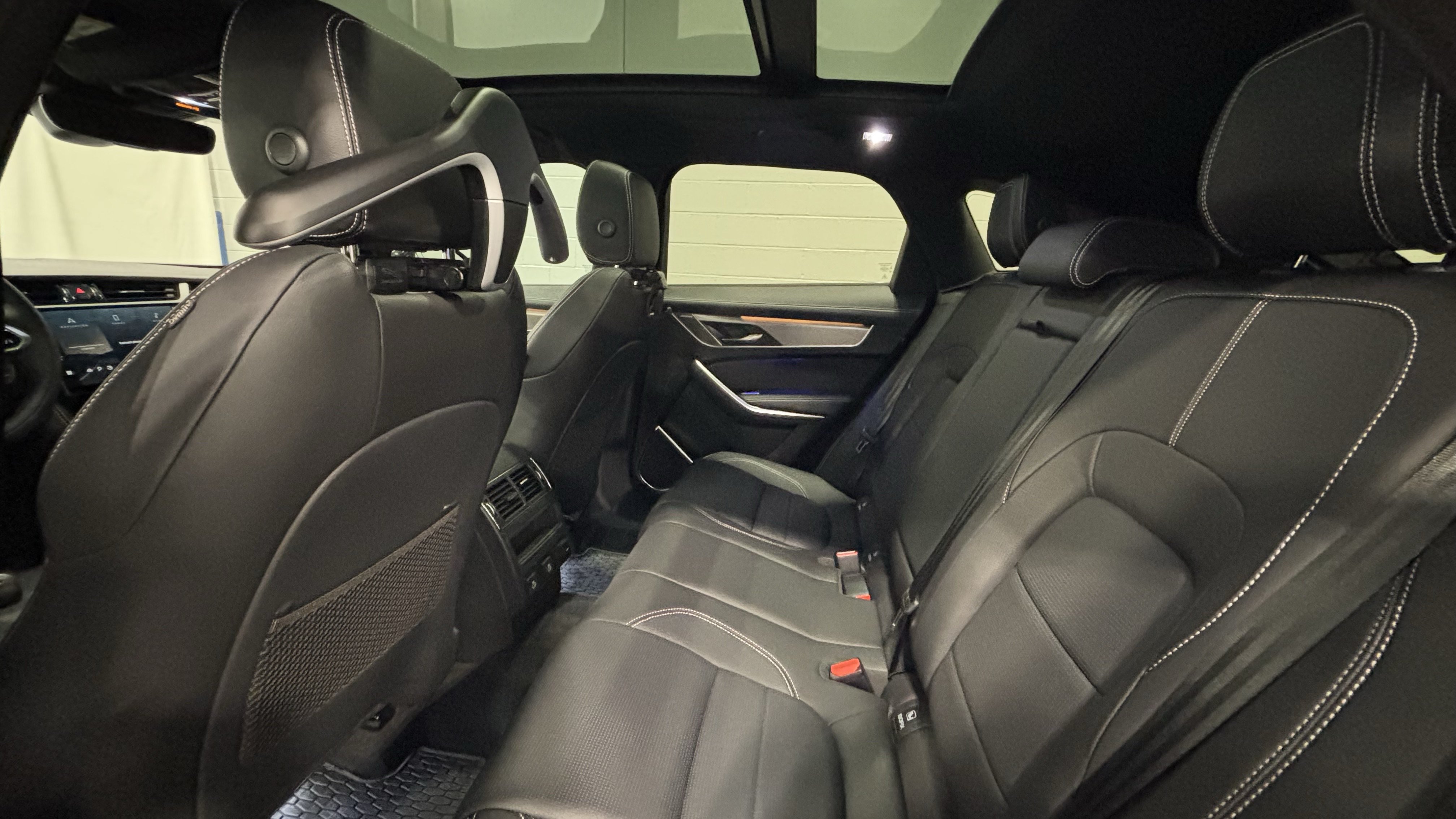 New 2026 Jaguar F-PACE R-Dynamic S AWD/4WD image 6