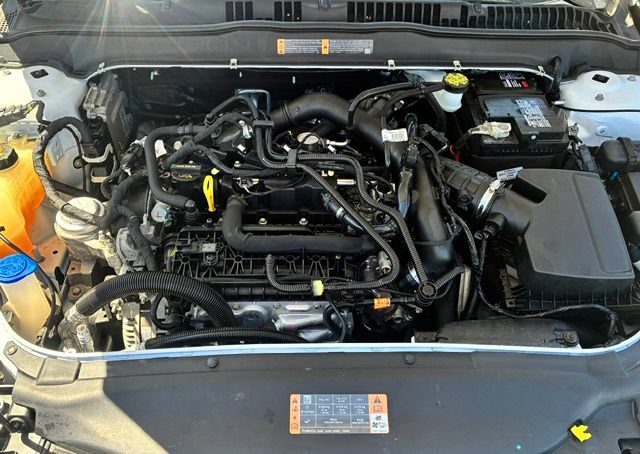 Used 2019 Ford Fusion SE FWD image 6