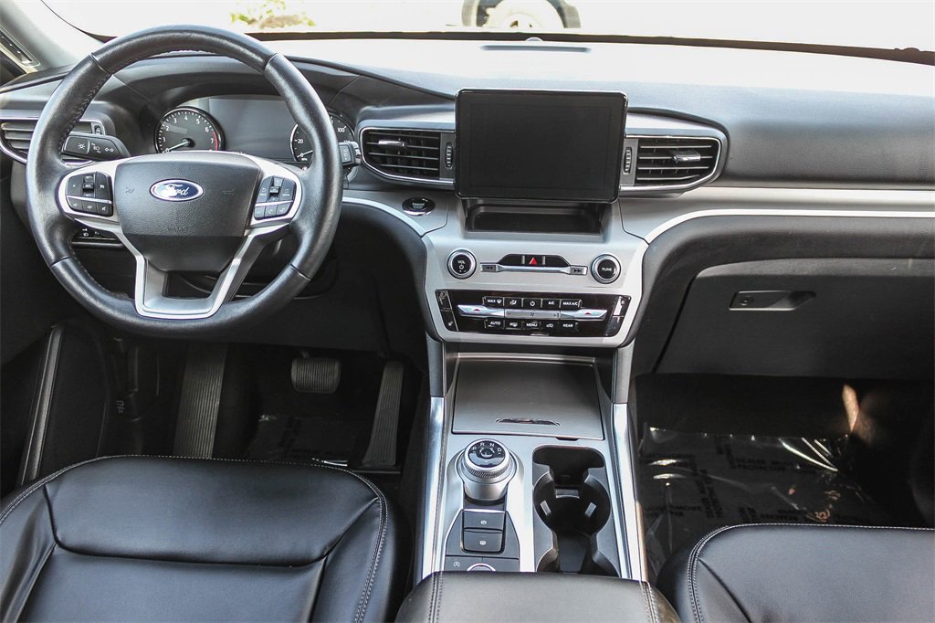 Used 2023 Ford Explorer XLT w/ Equipment Group 202A image 16