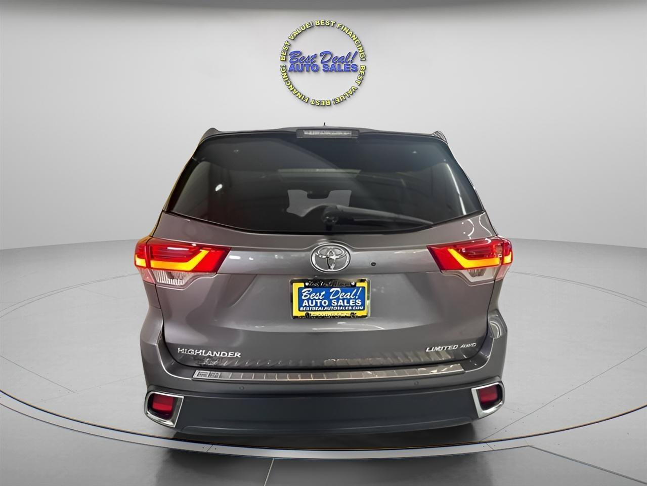 Used 2019 Toyota Highlander Limited Platinum AWD/4WD image 4