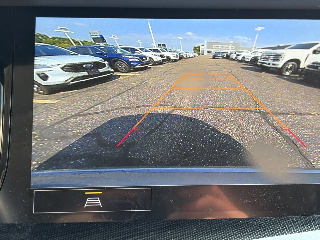 Used 2023 Buick Envision Preferred AWD/4WD image 35