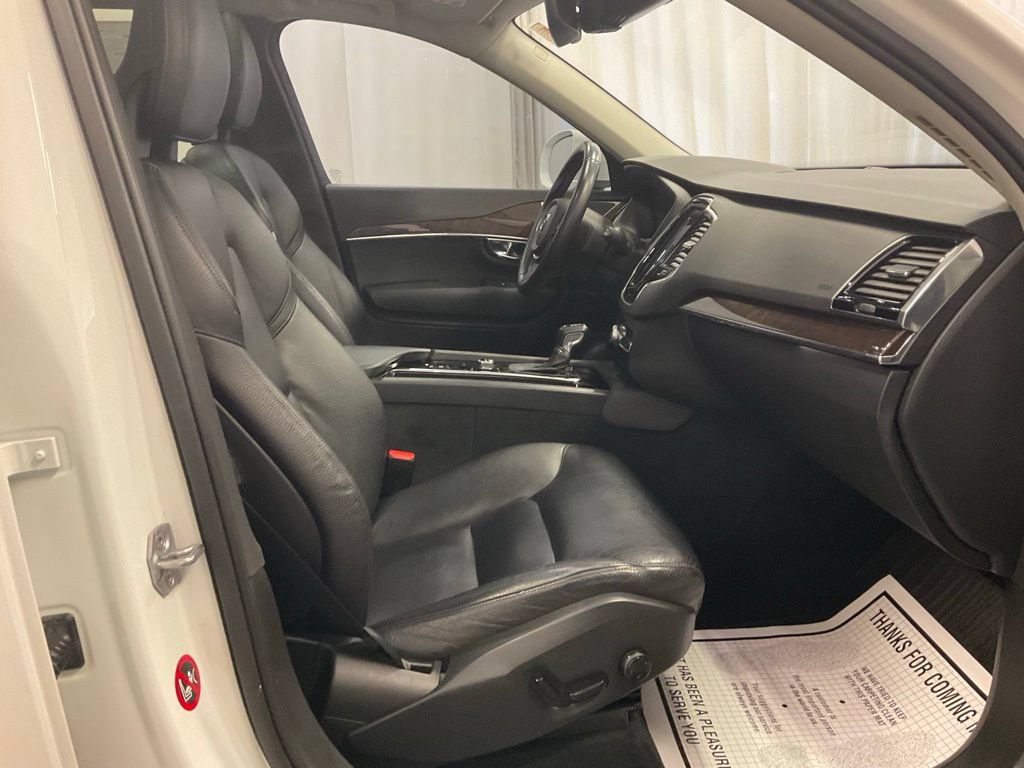 Used 2016 Volvo XC90 T6 Momentum w/ Momentum Plus Package AWD/4WD image 32