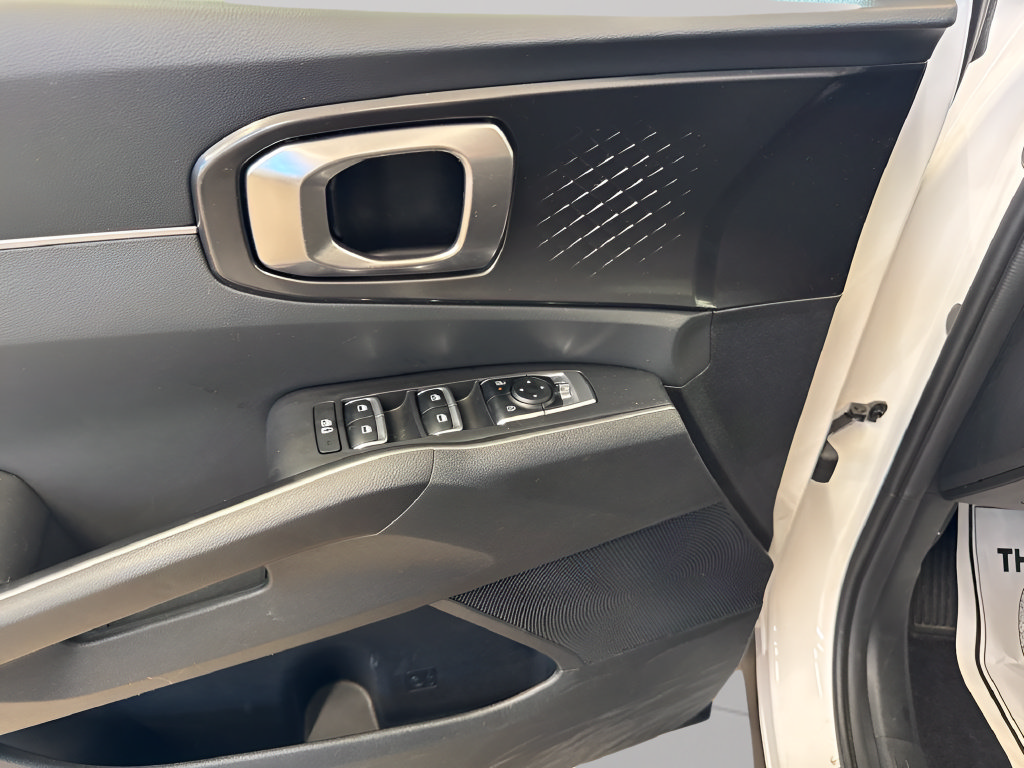 Certified 2025 Kia Sorento S AWD/4WD image 19