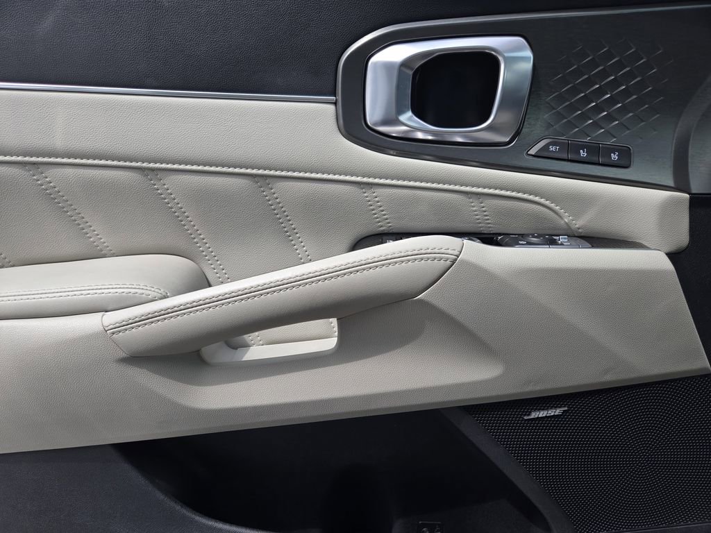Certified 2023 Kia Sorento SX image 25