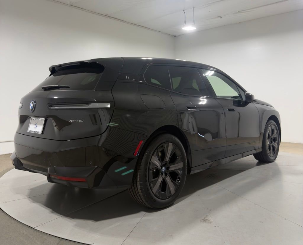 Used 2024 BMW iX xDrive50 w/ Sport Package AWD/4WD image 2
