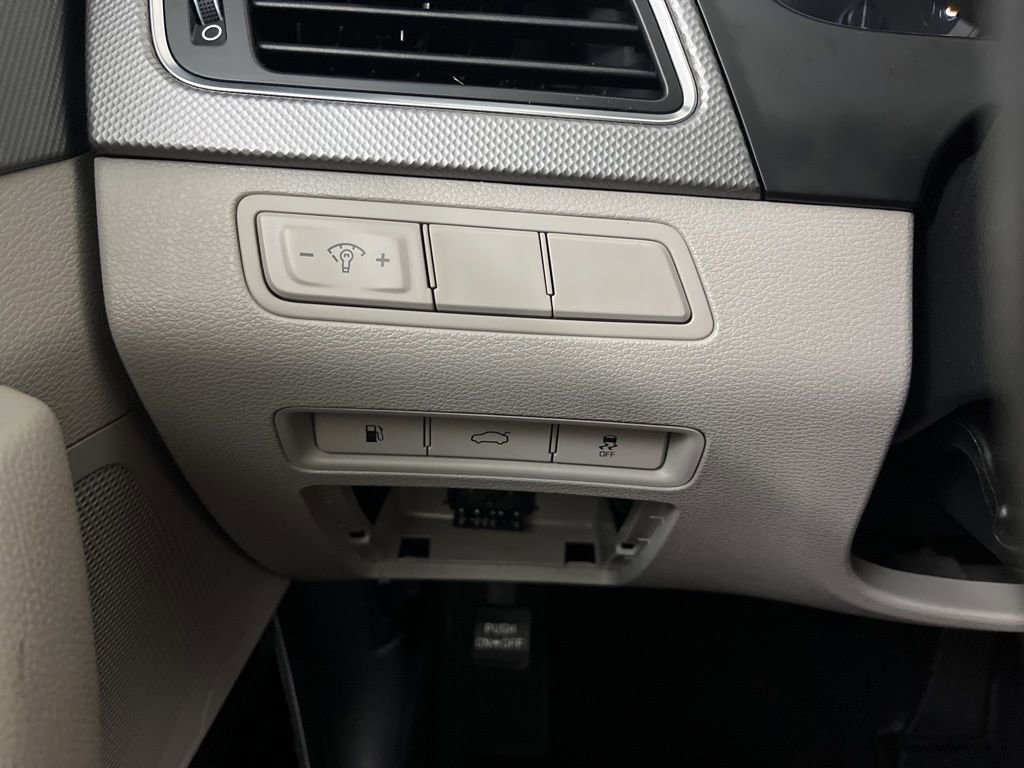 Used 2017 Hyundai Sonata SE w/ Cargo Package FWD image 55