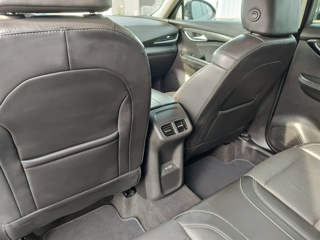 Used 2021 Buick Envision Essence w/ Sport Touring Package AWD/4WD image 29