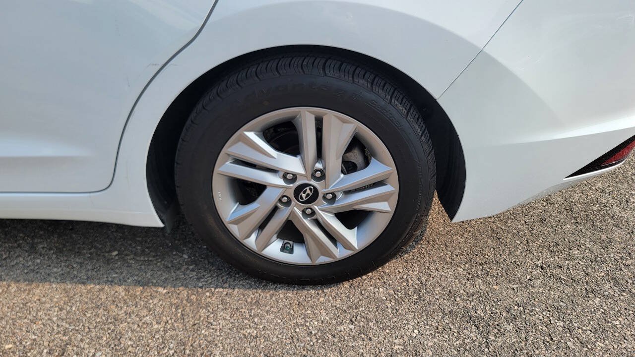 Used 2020 Hyundai Elantra Value Edition FWD image 16